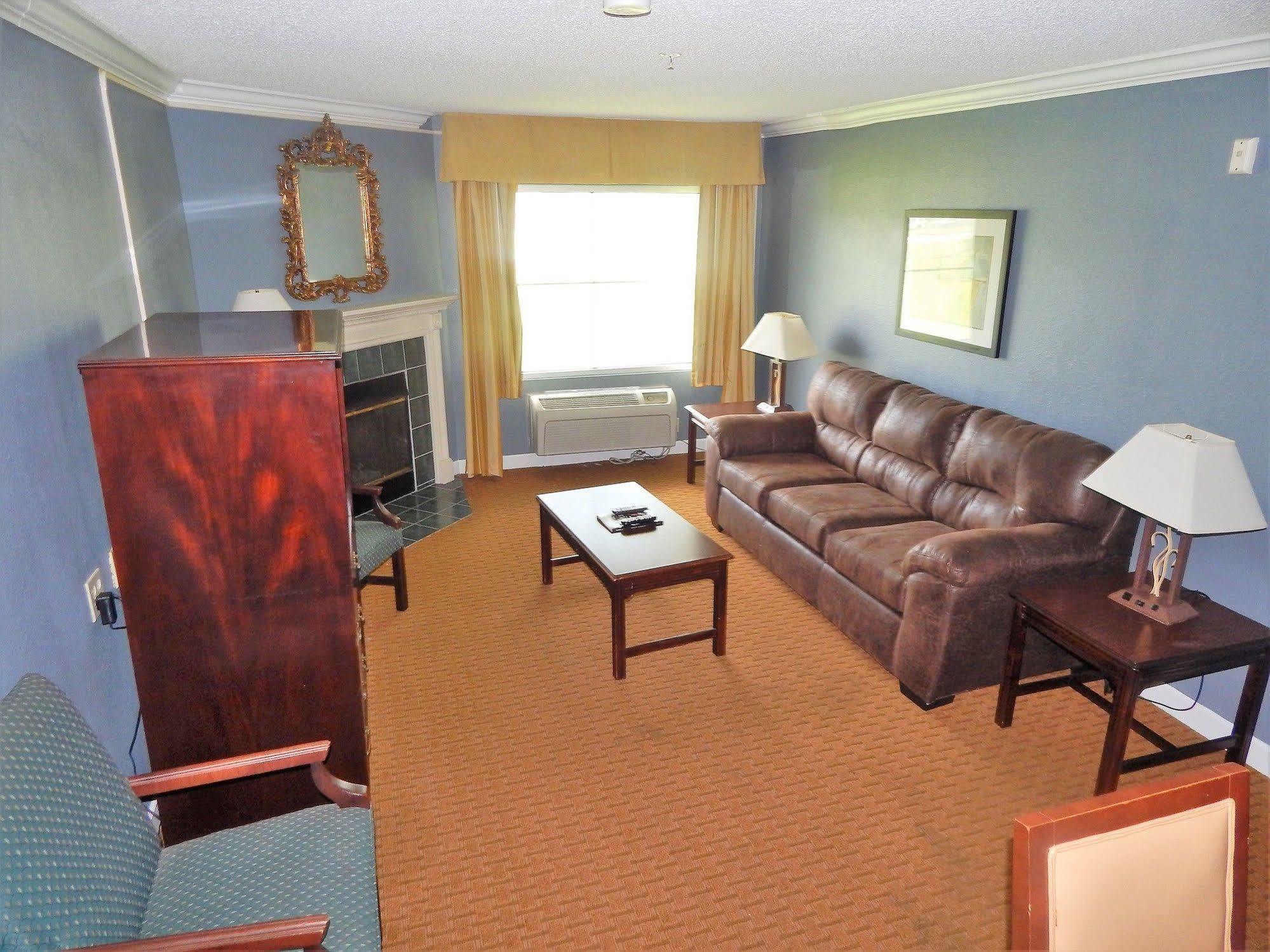 Richmond Suites Hotel Lake Charles Exterior photo